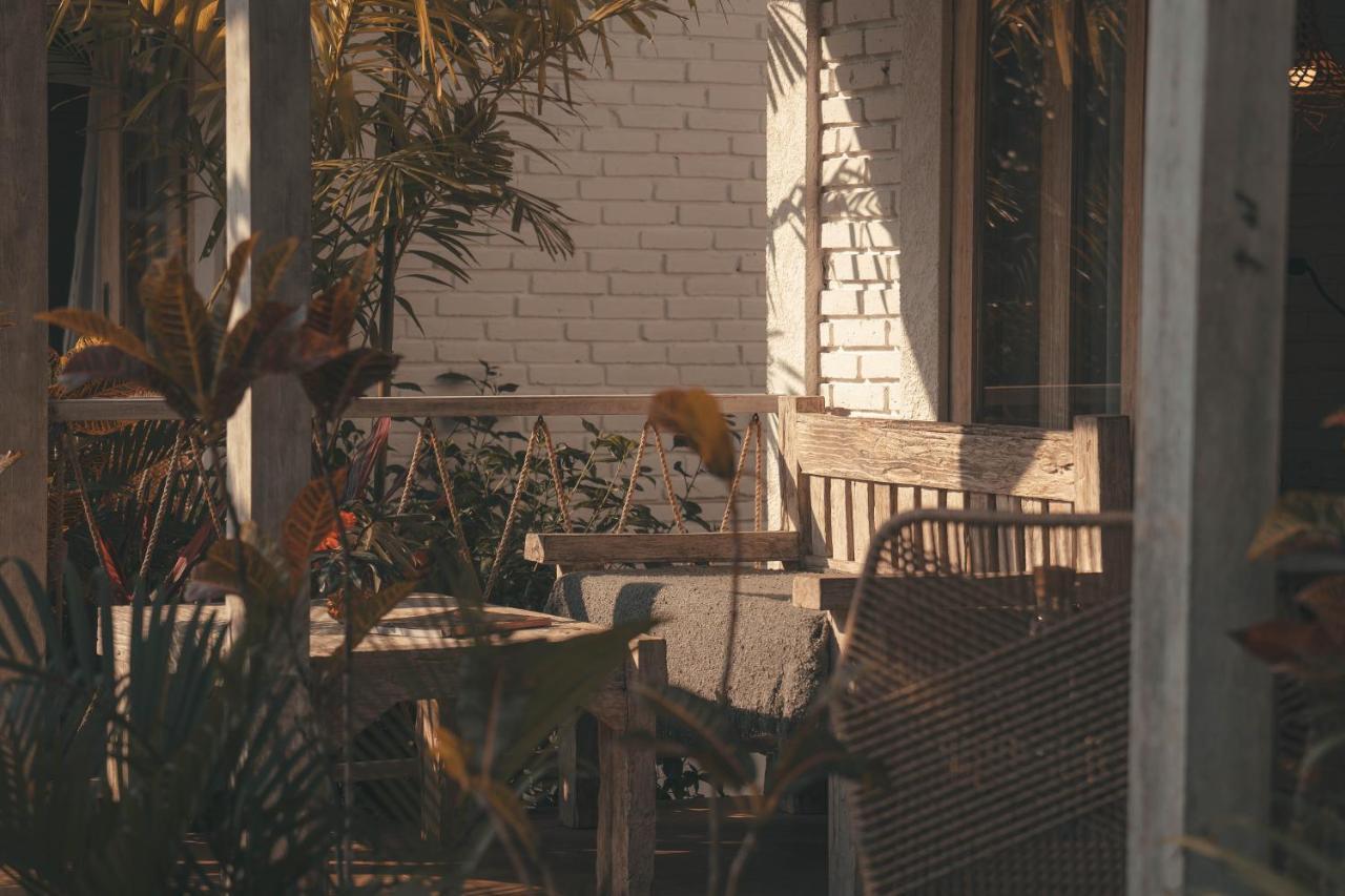 Cari Surf Camp & Studio'S Uluwatu Екстериор снимка